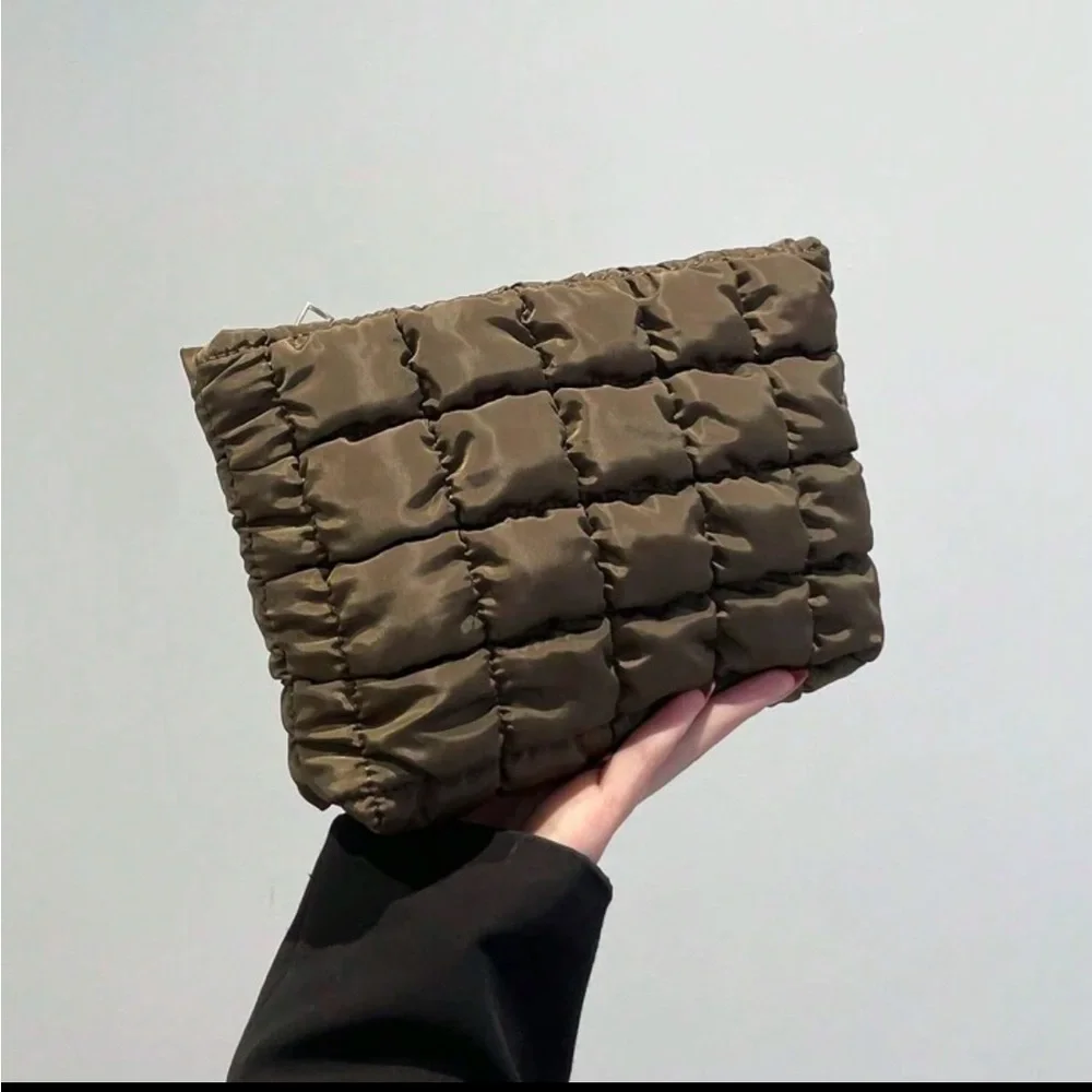 Coffee Brown Puffer Clutch /‎ Make Up Case